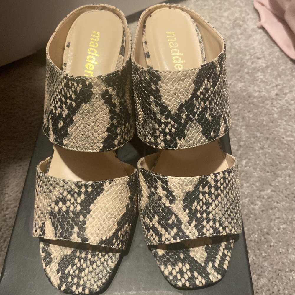 Madden NYC sandals sz8.5